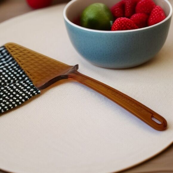 Ultratemp Pie Server Serrated Cake Vintage Translucent Amber Robinson USA Made. - Picture 14 of 16